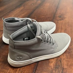 Men's Davis Square Water Repellent Chukka Sneakers-Size 10 Like New